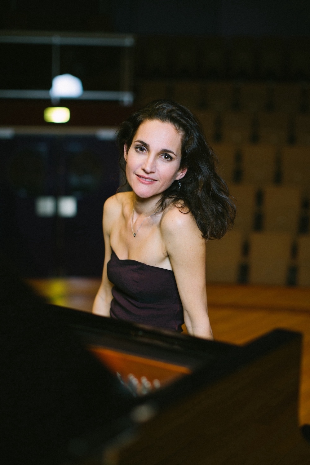 Christine Fonlupt au piano pendant un concert