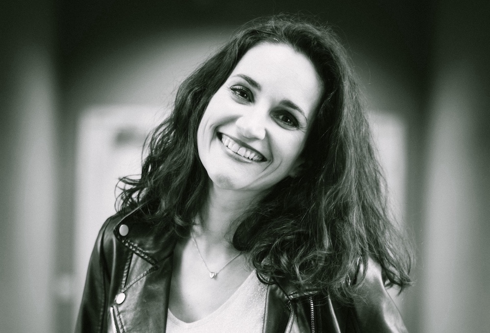 Portrait en noir et blanc de Christine Fonlupt, pianiste