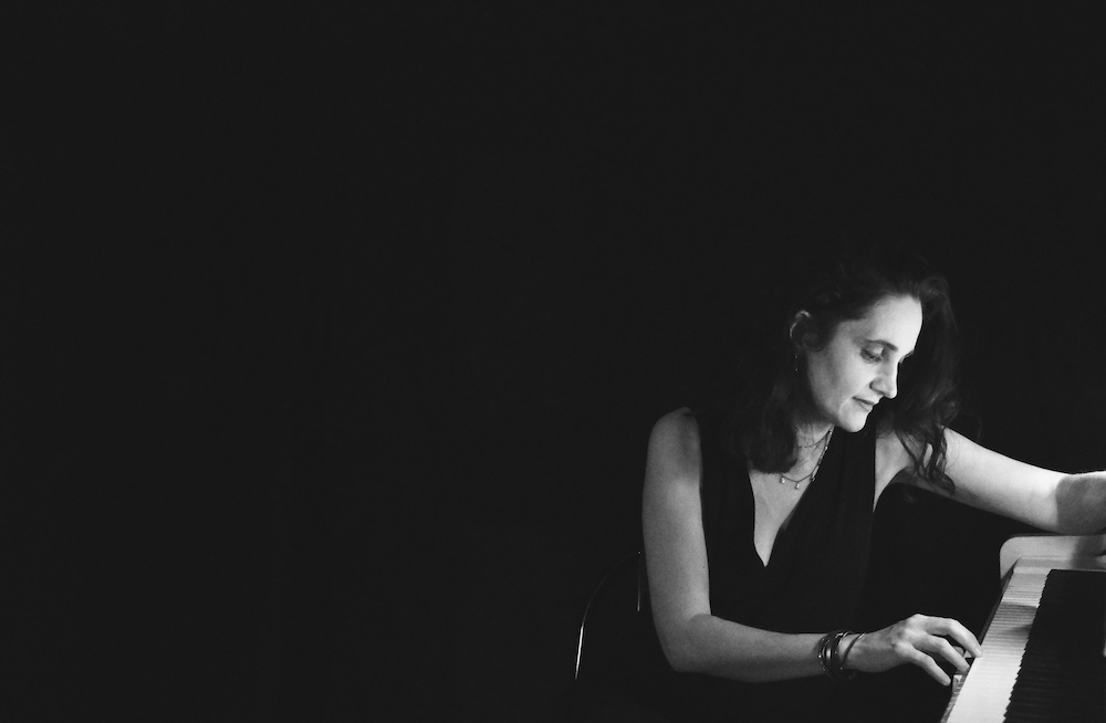 Christine Fonlupt dans un portrait photographique en noir et blanc